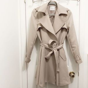 NWOT Slightly Flared Spring Trench Coat in Tan